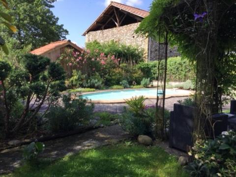Loft Atypique Acomodação com café da manhã Villeneuve-de-Rivière Exterior foto